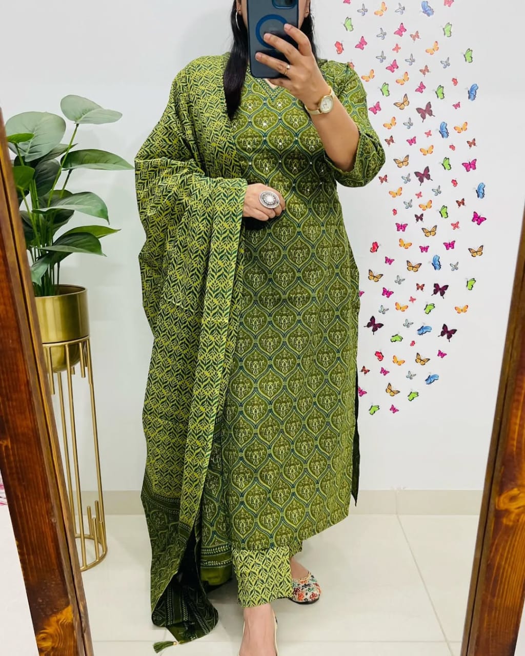 Women Beautiful Pure Cotton Green Kurta Pant With Dupatta Set