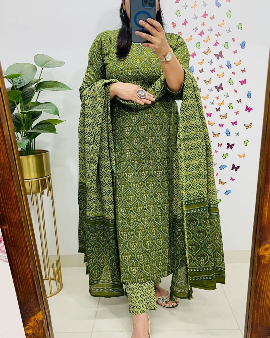 Women Beautiful Pure Cotton Green Kurta Pant With Dupatta Set