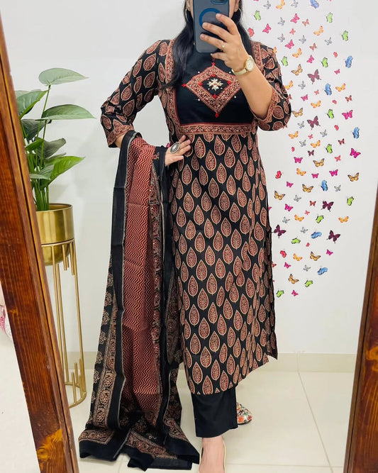 Bagru Kalamkari Printed Cotton Black  Kurta And Pant With Dupatta Set