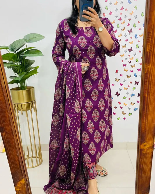 Traditional Cotton Embroidered Pink Kurta Pant Set With Dupatta