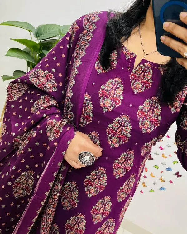 Traditional Cotton Embroidered Pink Kurta Pant Set With Dupatta
